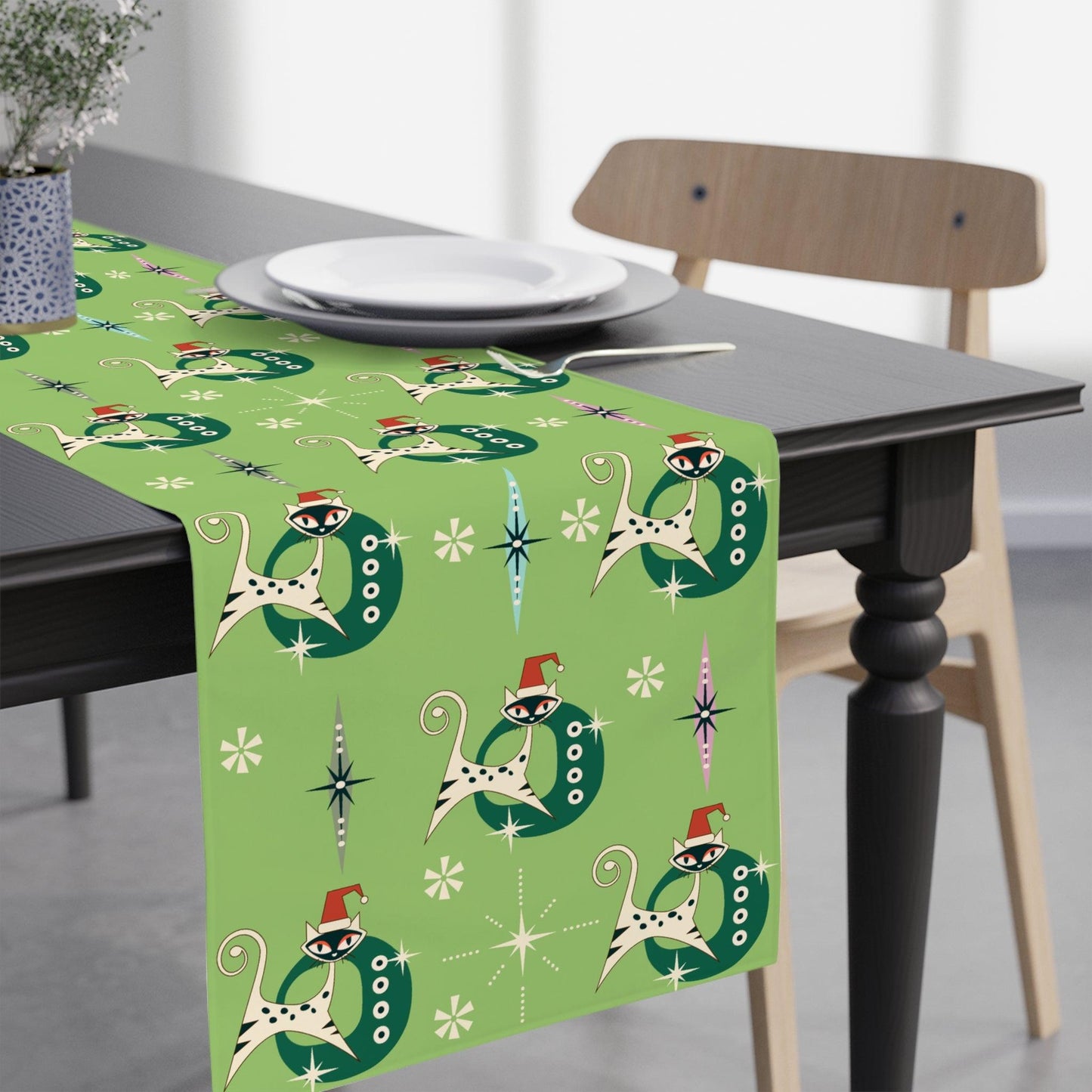 Retro 1950s Christmas Atomic Kitties in Santa Hats Vintage Green Table Runner | lovevisionkarma.com