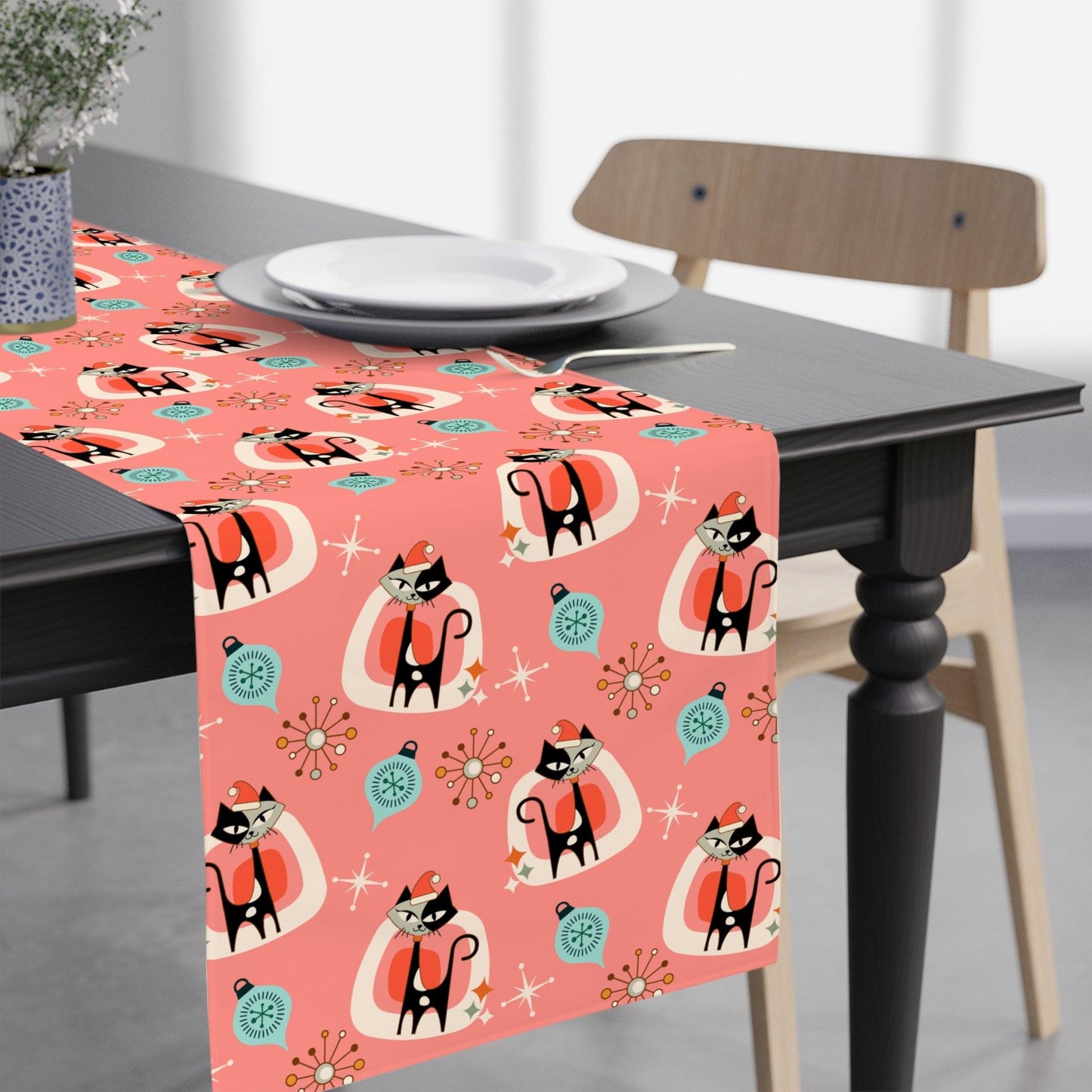 Retro Atomic 1950s Christmas Cats Mid Century Coral Pink Christmas Table Runner | lovevisionkarma.com